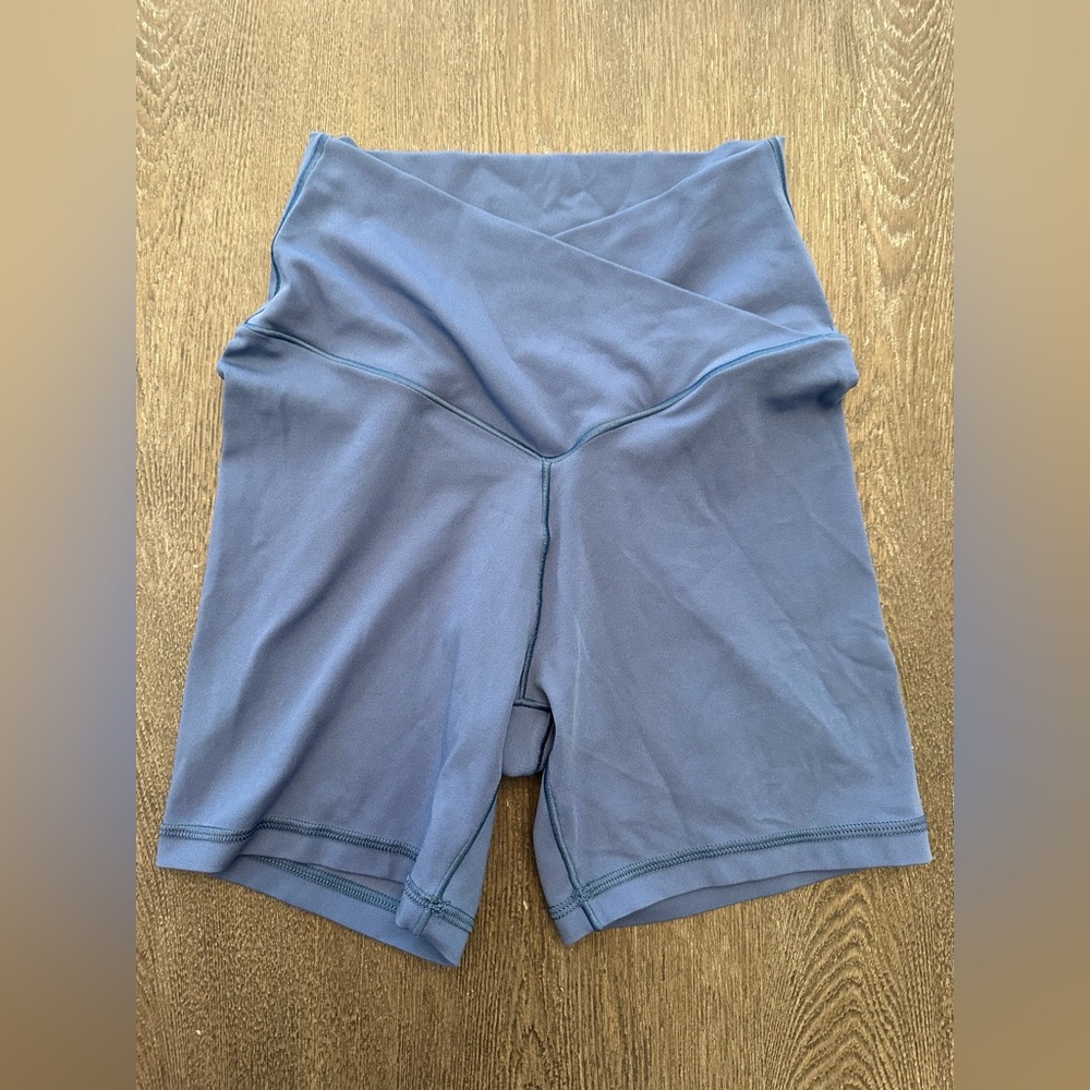OFFLINE BY AERIE LIGHT BLUE REAL ME HI-RISE 5” INSEAM BIKE SHORT - Size M SKU:34